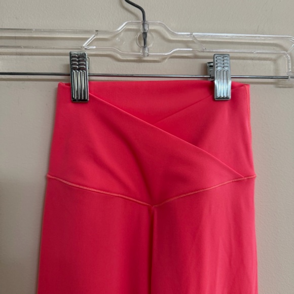 High-Waist Pink Leggings - Picture 2 of 4